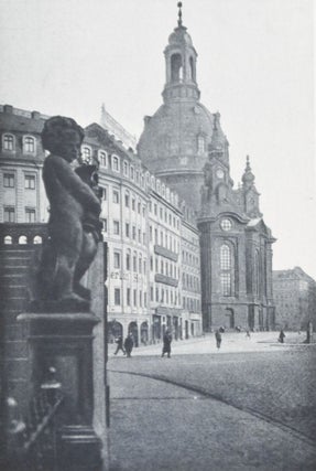 Item #11987 Dresden in 18 Kupfertiefdrucken nach Aufnahmen von Paul Wolff (Dresden in 18...
