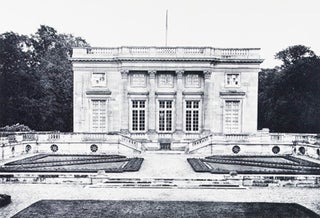 Item #18695 Klein-Trianon: Baustil, Ausschmückung, Einrichtung. Leon Deshairs