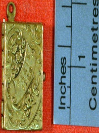 1900 Paris (miniature photo locket)