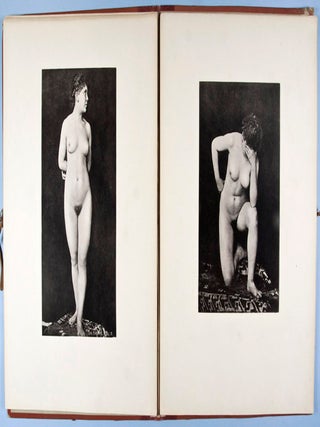 Der Aktsaal: Weibliche Modelle. Aufgenommen unter Leitung akademischer Künstler in der photographischen Kunstanstalt. Ein Album für Maler, Bildhauer, Architekten, Akademiker, und Kunsthandwerker