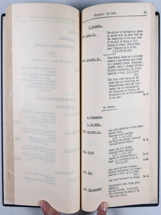 Danzig-Polen-Korridor und Grenzgebiete: Eine Bibliographie mit besponderer Berucksichtigung von Politik und Wirtschaft (The Gdansk Poland Corridor and border: a bibliography with special attention to politics and economy)