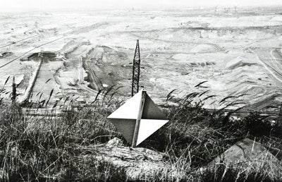 Item #23897 Cerny trojúhelník - Podkrusnohorì Fotografie: 1990-1994 (The Black Triangle - The Foothills of the Ore Mountains. Le triangle noir - La région située au pied des Monts métallifères). Josef Koudelka.