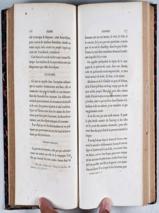 Oeuvres Complètes de Voltaire. Avec des remarques et des notes historiques, scientifiques, et littéraires, par MM. Auguis, Clogenson, Daunou, Louis du Bois, Etienne, Charles Nodier, etc. 97-volume set (complete)