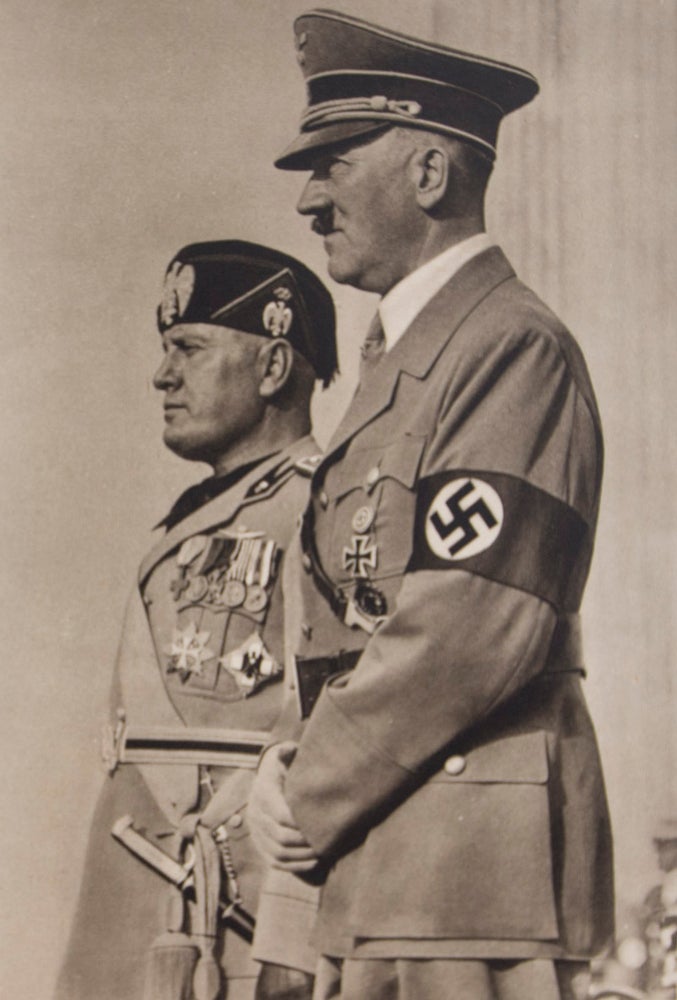 Item #40282 Mussolini in Deutschland. Dr. Fred. E. Willis, Atlantic Photo Heinrich Hoffmann, Fried. Krupp, Scherl, Hrs., Photographs by.
