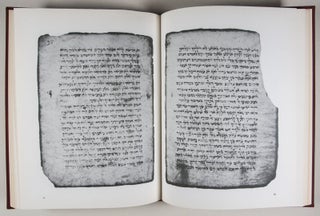 Targum Onkelos 'al ha-Torah/ Targum Onkelos to the Pentateuch. A Collection of Fragments in the Library of the Jewish Theological Seminary of America, New York (4 Vols.)