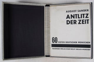 Antlitz der Zeit: Sechzig Aufnahmen Deutscher Menschen des 20. Jahrhunderts
