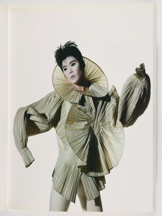 Issey Miyake : Photographies de Irving Penn