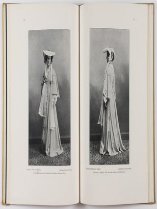 Das Kleid der Frau (The Woman's Dress)