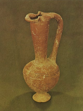 Ancient Pottery of the Holy Land From Its Beginnings in the Neolithic Period to the End of the. Ruth Amiran, Pirhiya Beck, Uzza.